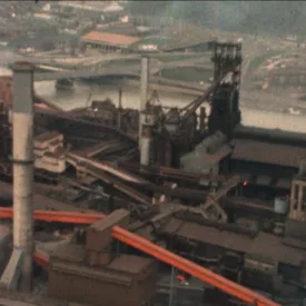 Survol du bassin sidérurgique au son de Julien Charlier, le directeur de Cockerill en 1977