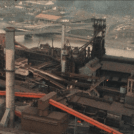 Survol du bassin sidérurgique au son de Julien Charlier, le directeur de Cockerill en 1977